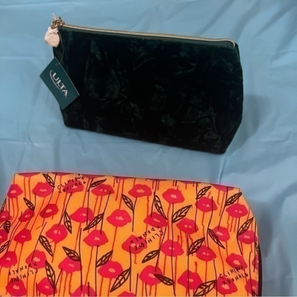 Makeup Bundle - Picture 15 of 16